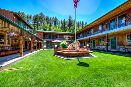 Cedar Wood Inn