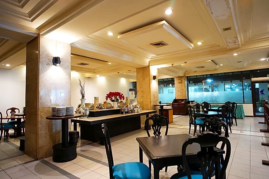 OYO 1735 Adika Bahtera Hotel