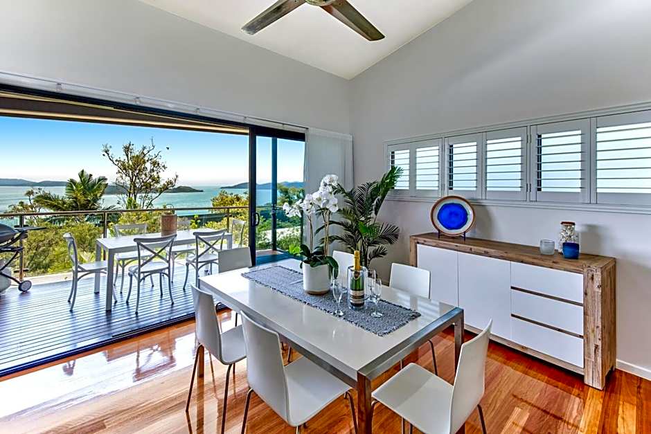Pinnacle Apartments on Hamilton Island by HIHA