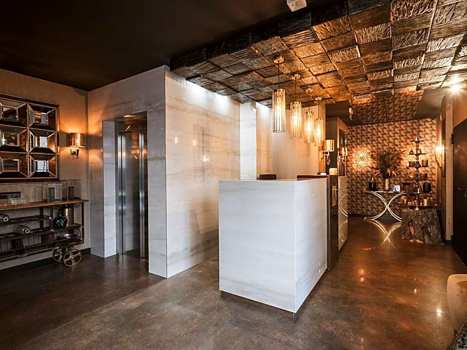 Art Suites Luxury Hotel