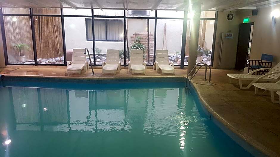 Howard Johnson by Wyndham San Pedro