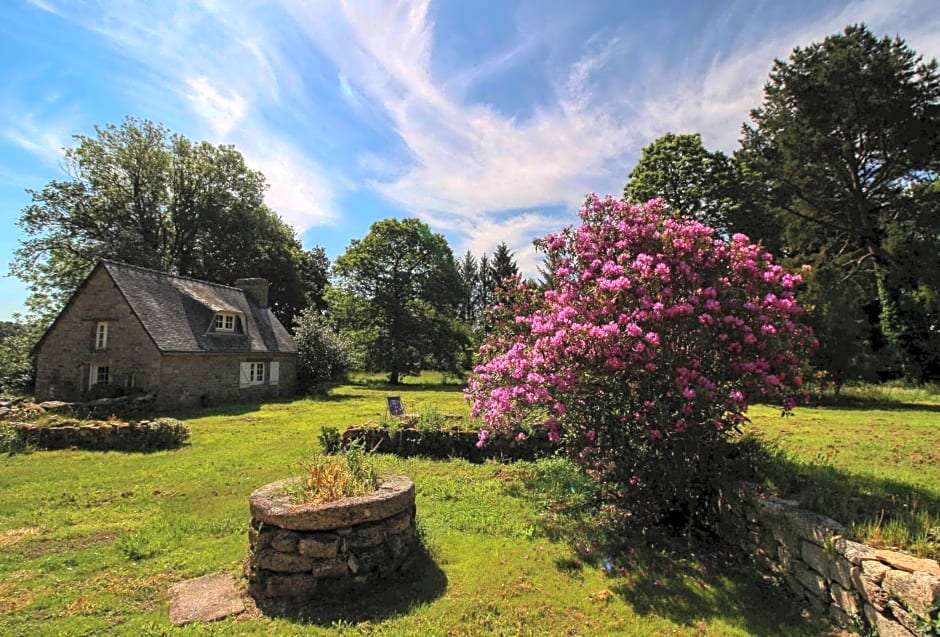 KERBELEG, ferme-manoir du XVè siècle, chambres grand confort
