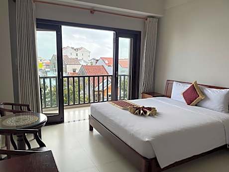 Deluxe Double or Twin Room with Balcony