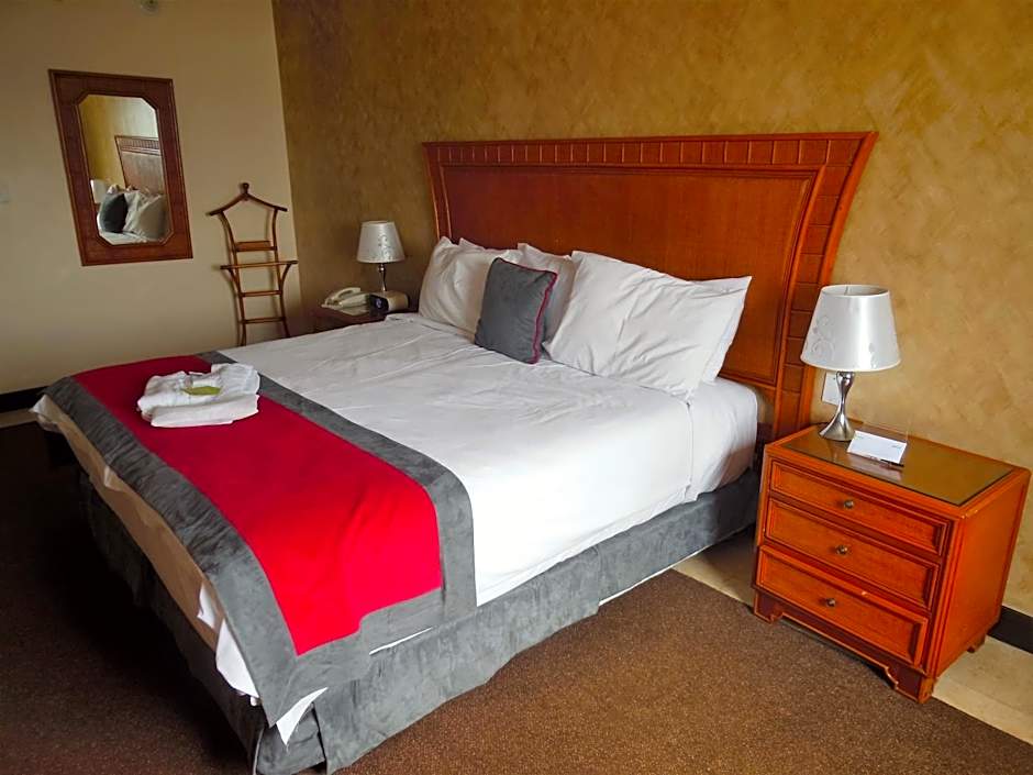Photo 1 of 5 of 1 King Bed Suite