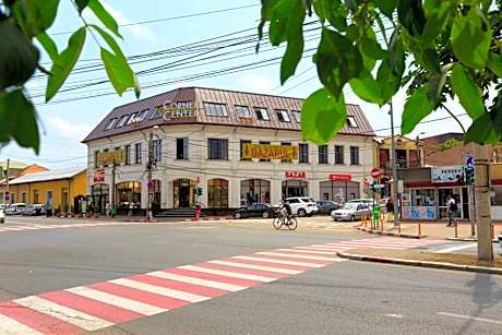 Corner Center Rental