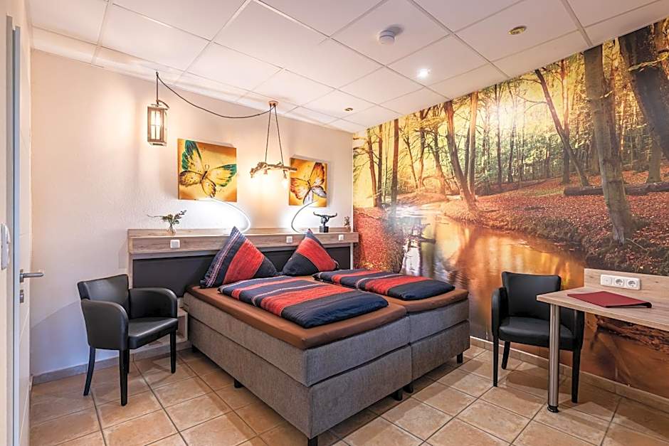 AKZENT Land-Hotel Zum Schwan, Garni WEILERSWIST-METTERNICH, 3 E-LADESTATIONEN, Nähe PHANTASIALAND, PALMENPARADIES Euskirchen