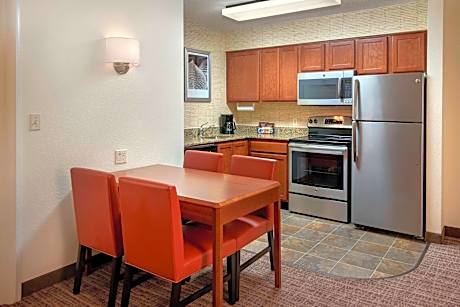 Suite, 1 Bedroom (1 Queen Bed and 1 Double Sofa Bed)