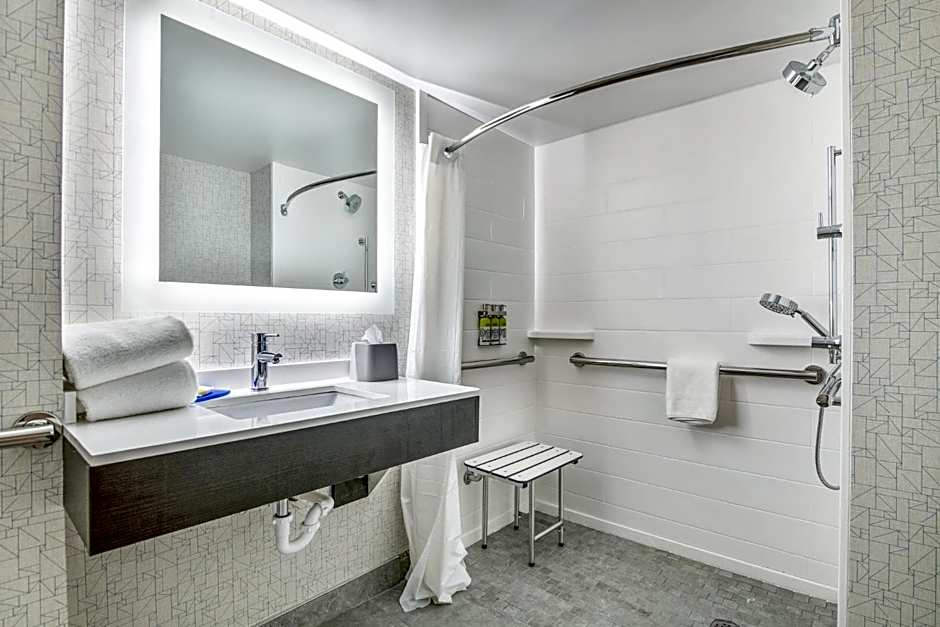 Holiday Inn Express And Suites Longview North By IHG