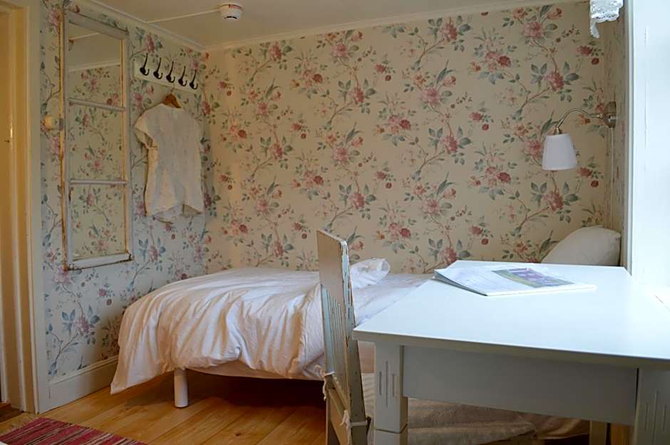 Bull-August gård vandrarhem/hostel