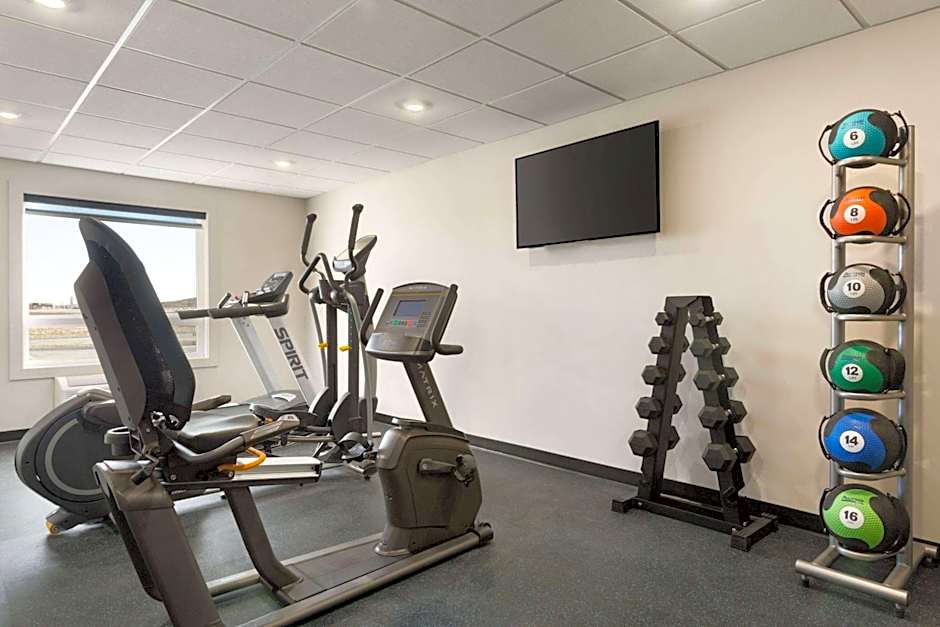 Days Inn by Wyndham Calgary North Balzac