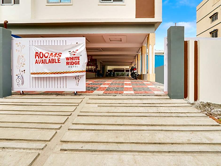 Super Collection O White Ridge Kamineni – Hyderabad, 