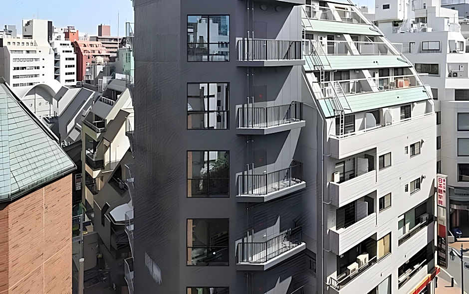 9h nine hours woman Shinjuku