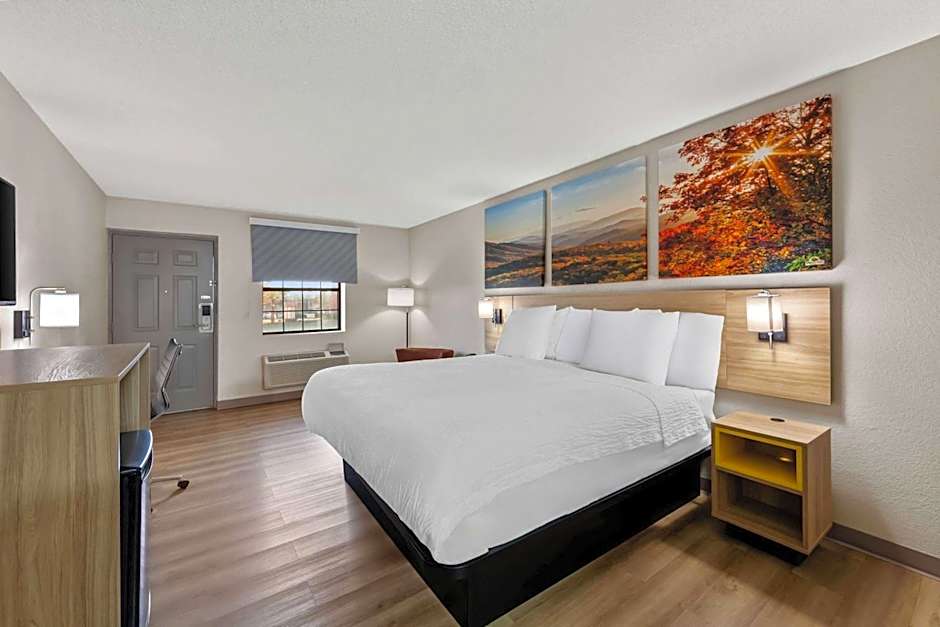 Days Inn by Wyndham Brownsville