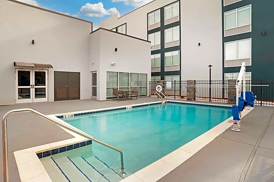 Best Western Plus Mobile Inn and Suites