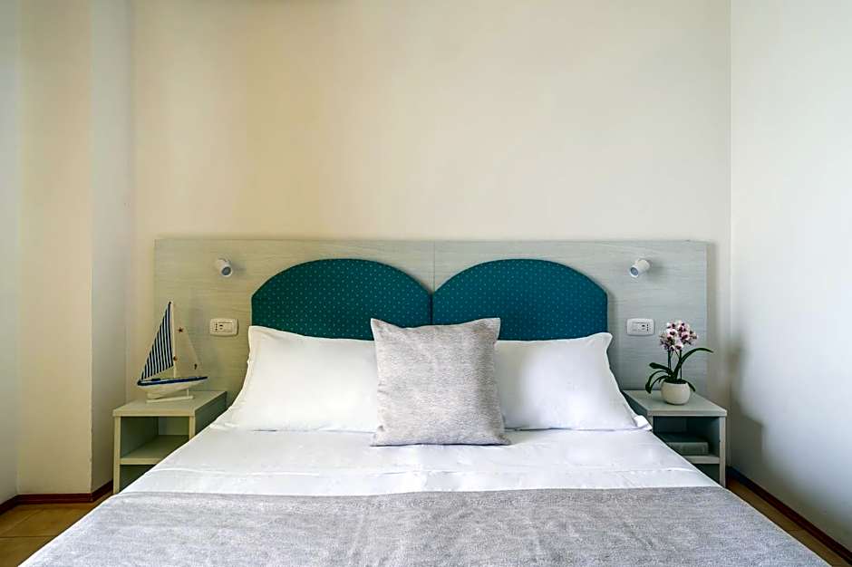 Hotel Embassy