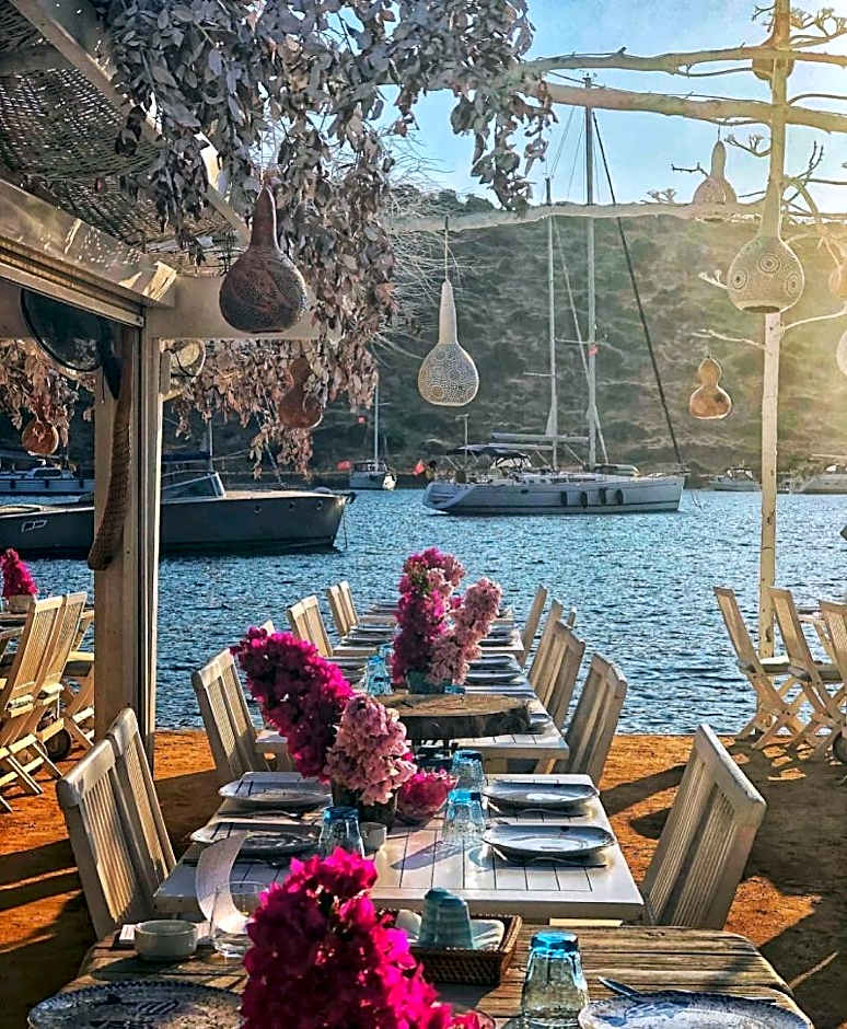 Liman Hotel Gumusluk