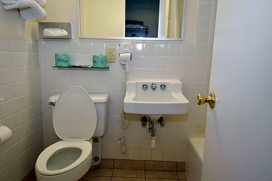 Knights Inn - Oswego, NY