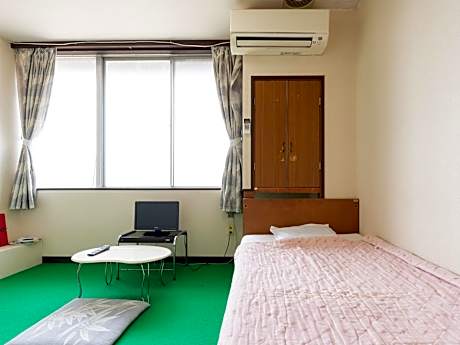 Standard Single Room with Shared Bathroom