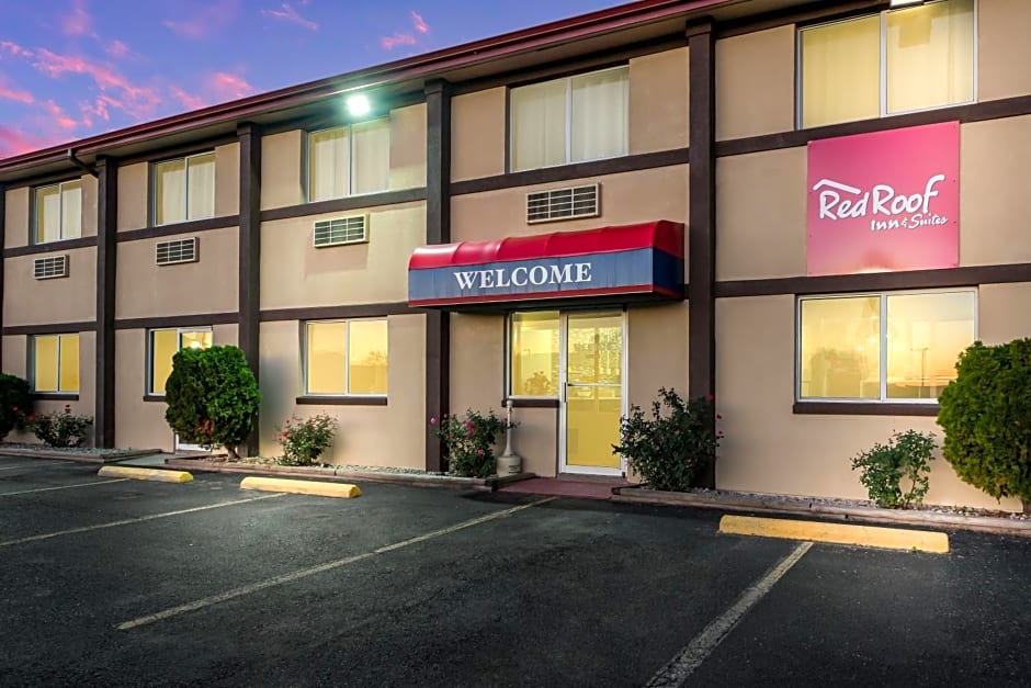 Red Roof Inn & Suites Wapakoneta