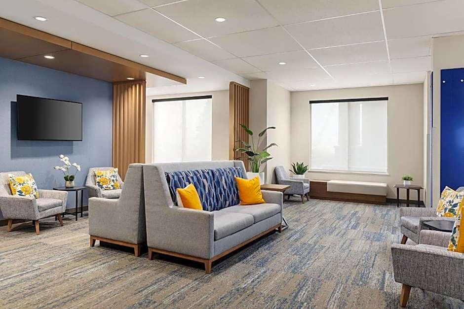 Holiday Inn Express & Suites Vaughan Southwest By IHG