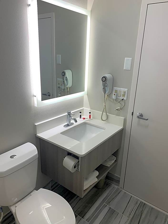 Microtel Inn & Suites by Wyndham Charlotte Airport