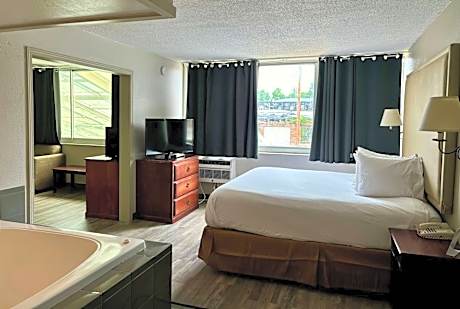 King Studio Suite with Jetted Tub - Non-Smoking