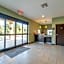 Moulton Inn & Suites By OYO
