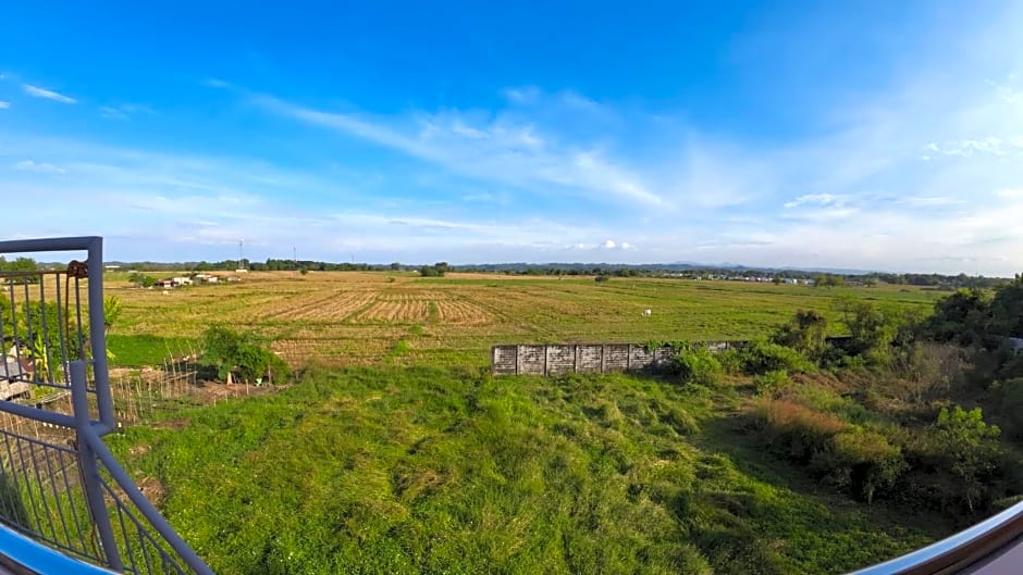 Queenslander Hotel and Restaurant