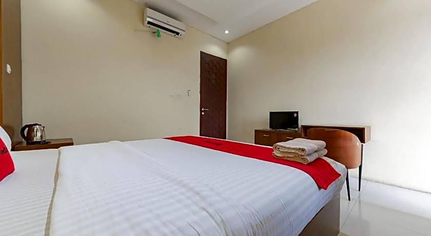 RedDoorz Syariah near Alun-Alun Pelabuhan Ratu