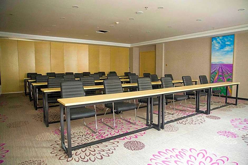 Lavande Hotel Suqian Sihong Zhongyuan Logistics City