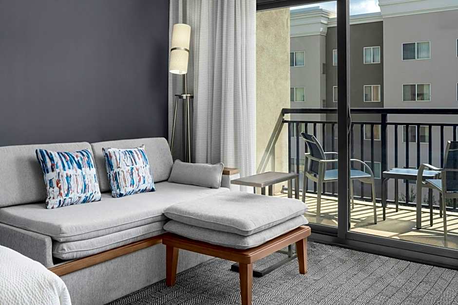 Courtyard by Marriott San Antonio Six Flags at The RIM