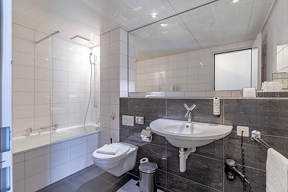 Royal Hotel - Urban Living