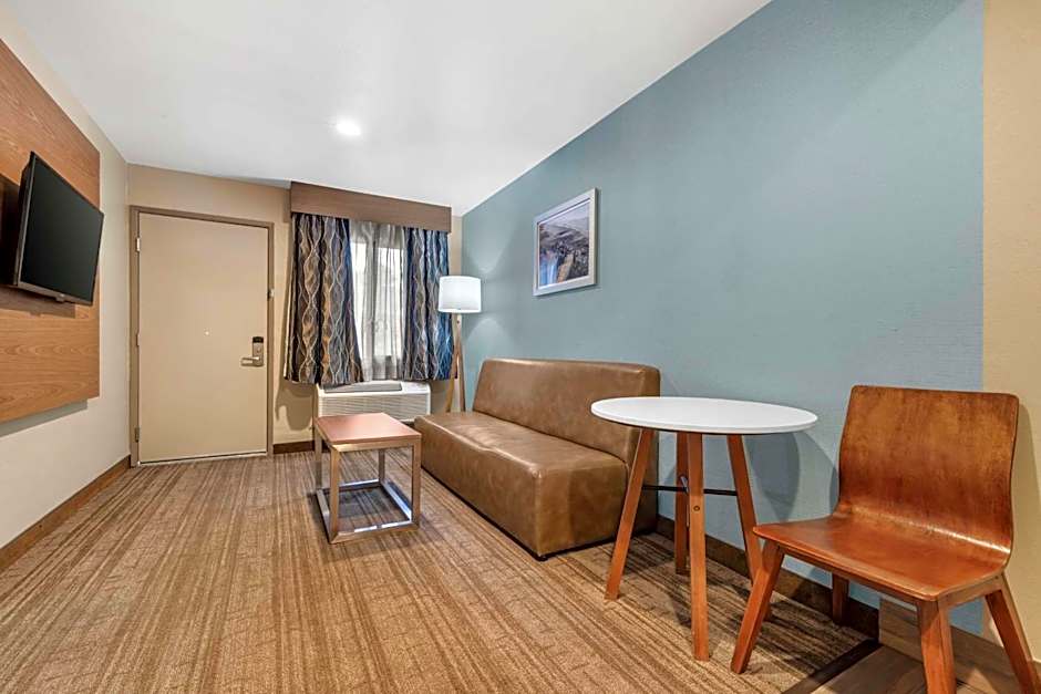 Best Western Carlsbad by the Sea