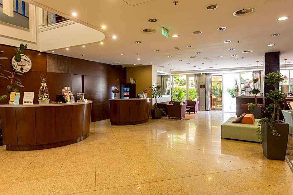 Lion'S Garden Hotel