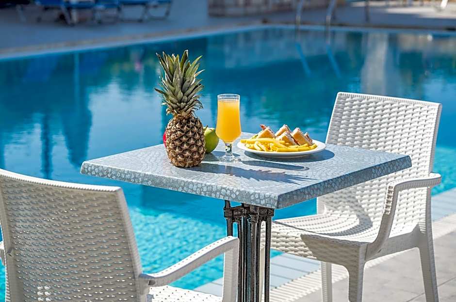 Alamis Hotel & Apartments