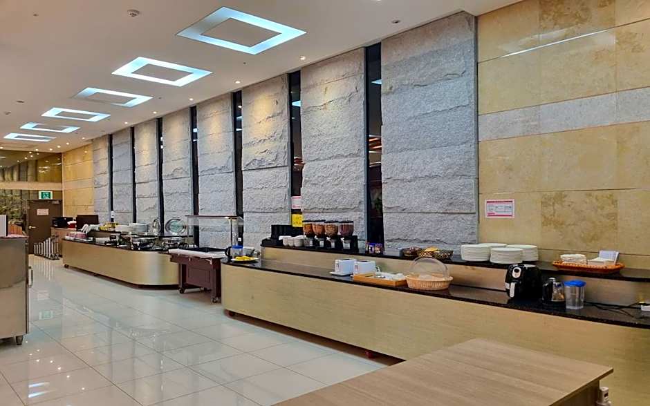 OASIS Hotel