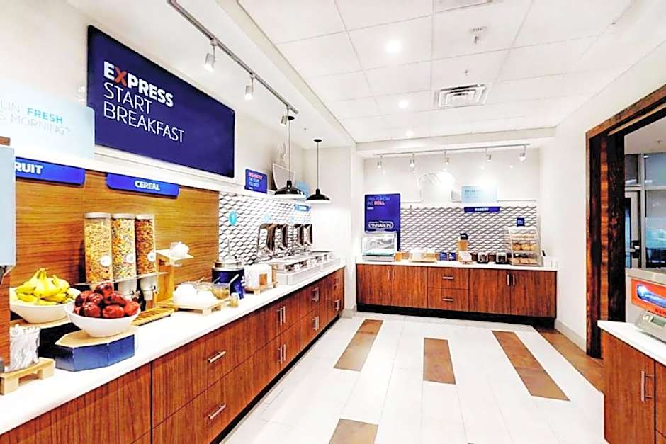 Holiday Inn Express & Suites Chalmette - New Orleans S By IHG