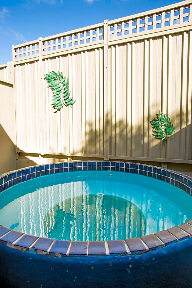 Bennetts Thermal Pools Motor Inn