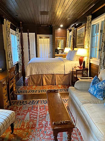 Carlyle Junior Suite