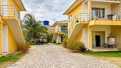 Residencial IL Pevero, condomínio com piscina e área gourmet a uma quadra da Praia de Taperapuã aptos com 2 quartos