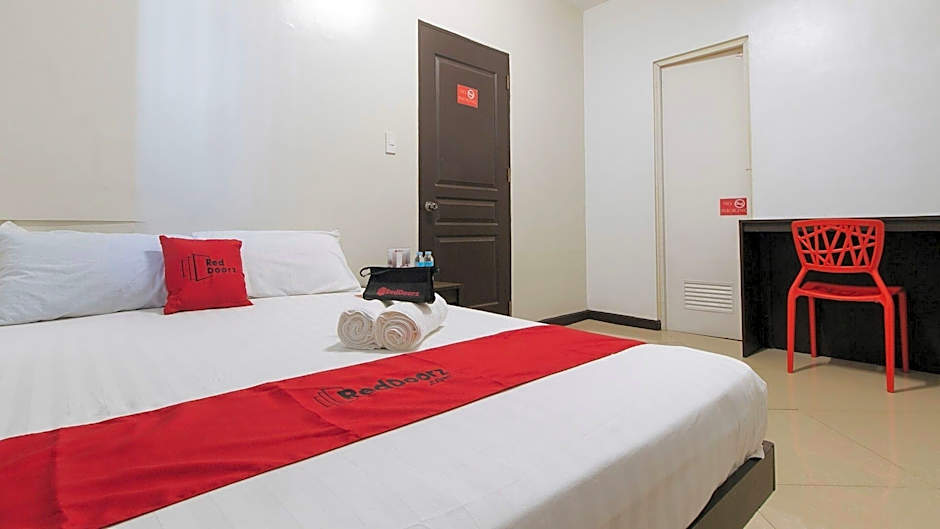 RedDoorz @ Golite Washington