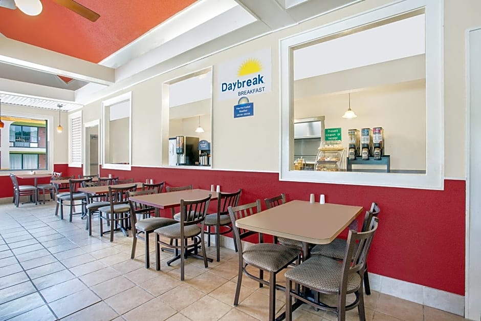 Days Inn by Wyndham Ruther Glen Kings Dominion Area