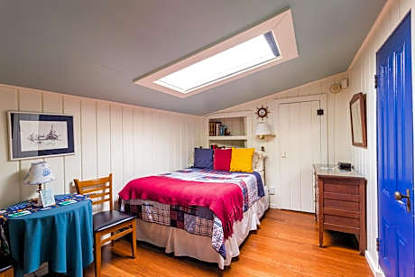 Captain's Cabin