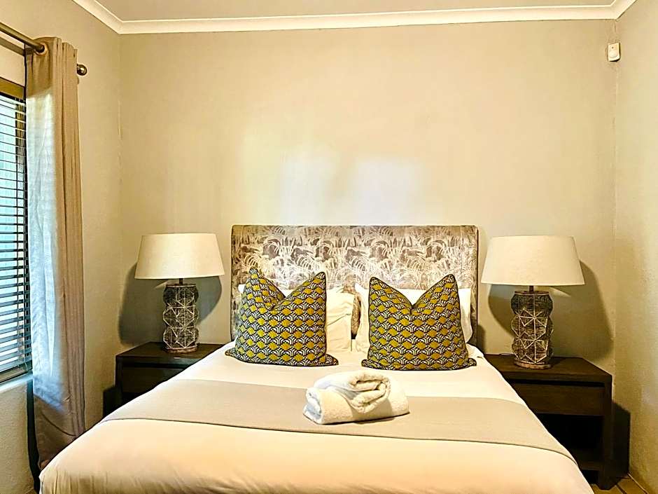 Bushbaby Valley Lodge