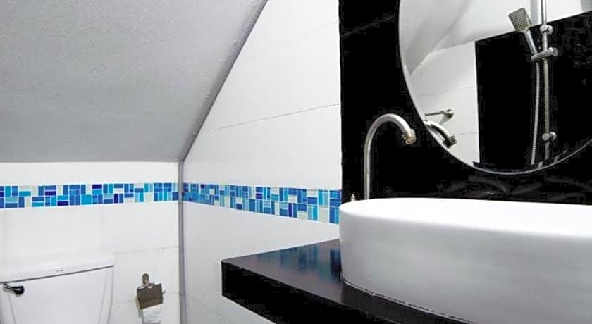 OYO 465 Krung Kao Traveller Lodge