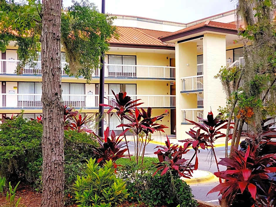 Simple Rewards Inn