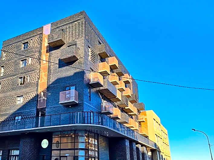 Maboneng City Building Free WiFi and Swimming pool