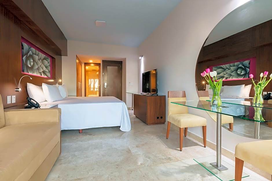 BelAir SunClub Cabos by Krystal Grand