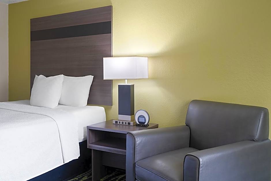 Baymont by Wyndham Liberty MO