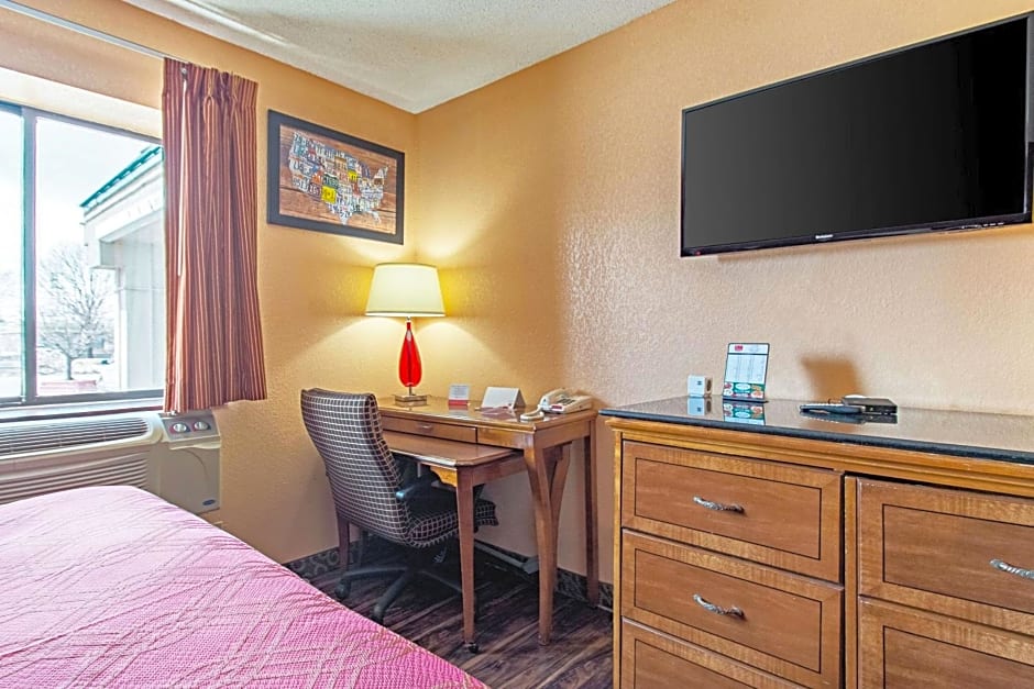 Econo Lodge Utica